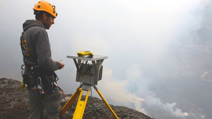 B. Smets during the installation of the stereographic time-lapse cameras in the Nyiragongo crater